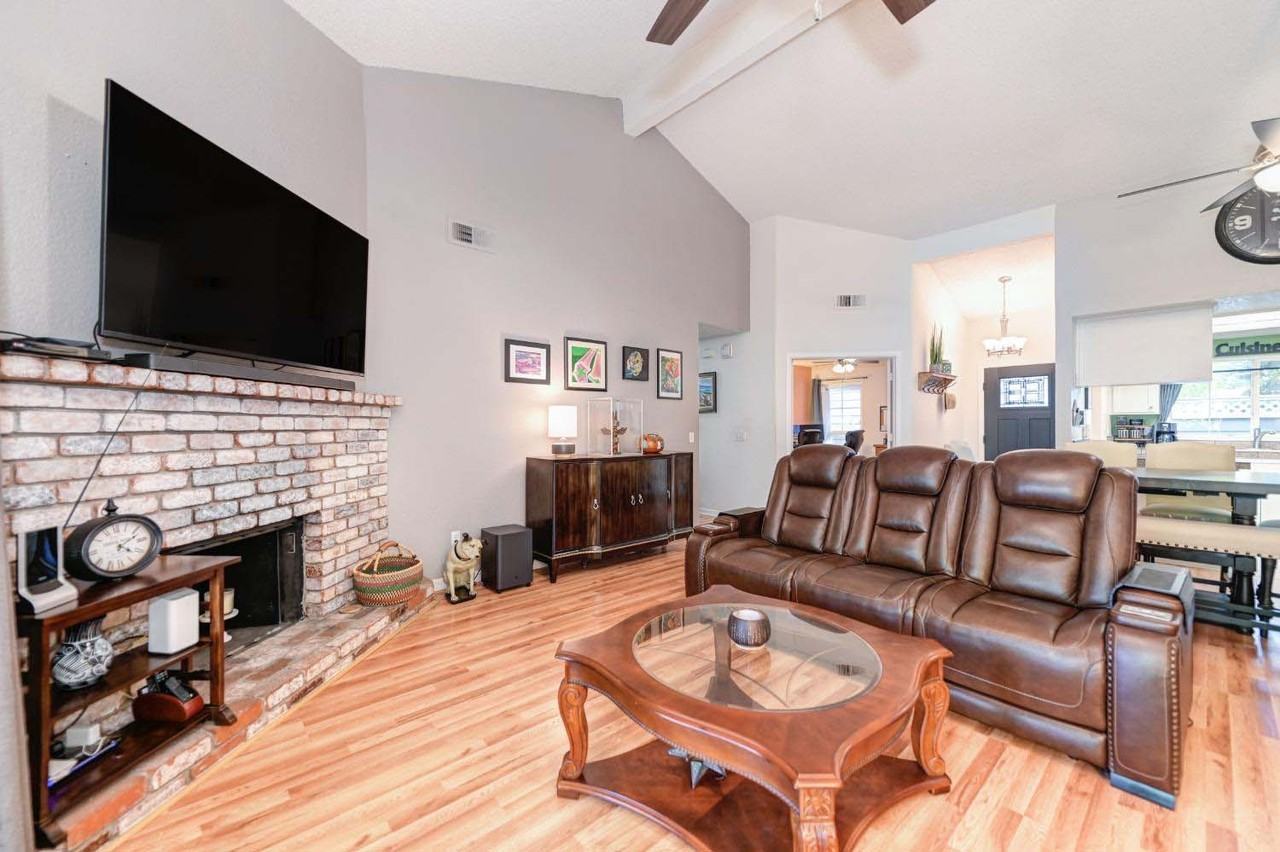 821 Florin Rd - Photo 7 of 44