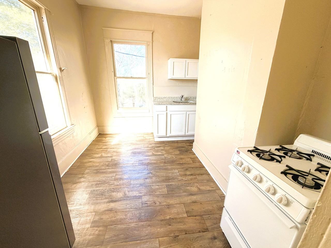 520 Holly St #3 - Photo 3 of 3