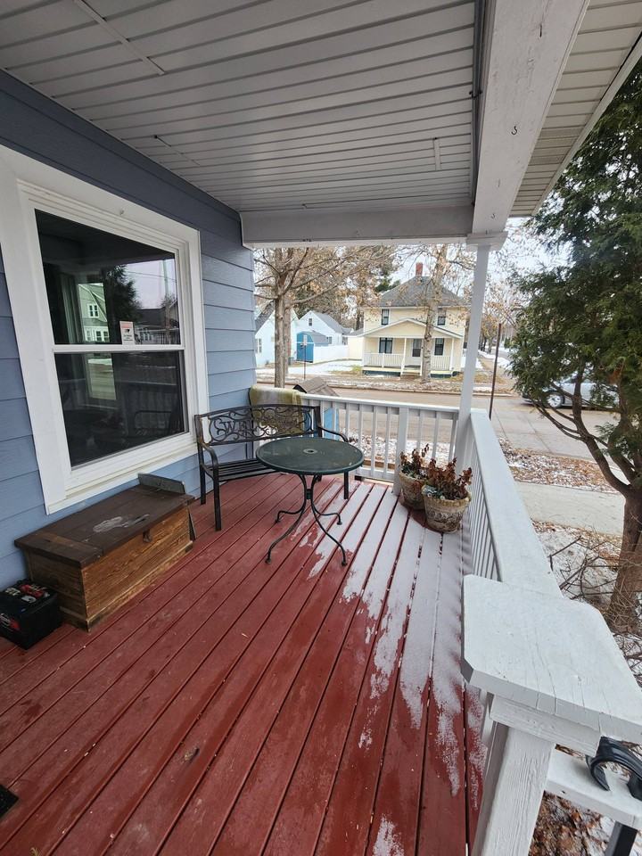 630 Dekalb St Lowr - Photo 2 of 16