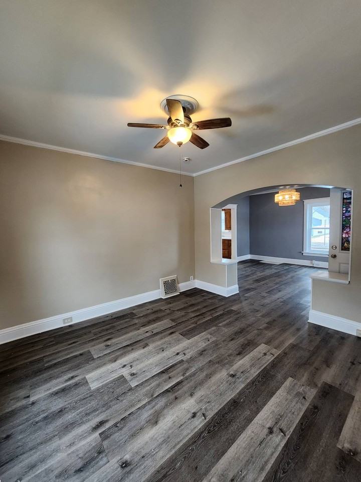 630 Dekalb St Lowr - Photo 4 of 16