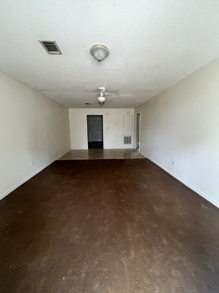 11935 Stella Johnston Rd #35 - Photo 2 of 10