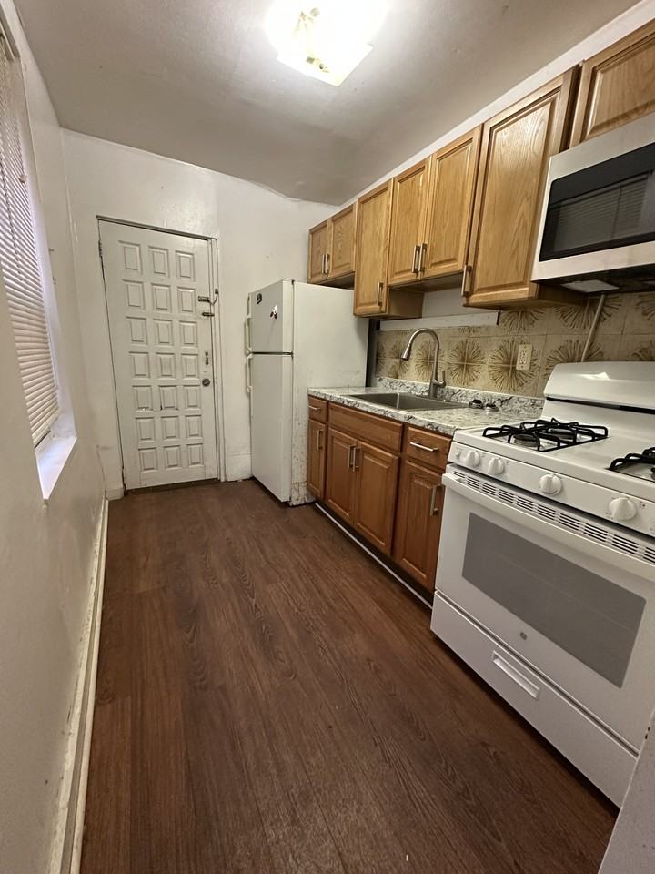 2534 N Water St #1 - Photo 4 of 8