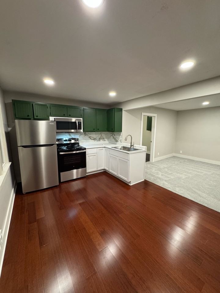 1513 Franklin Ave #1513 - Photo 2 of 5