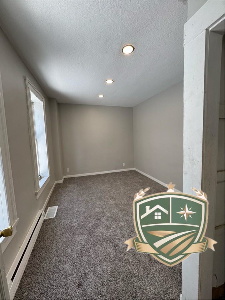 624 Walnut St #1 - Photo 5 of 9