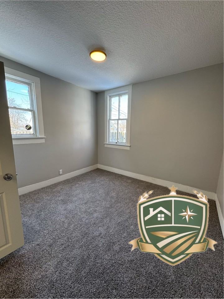 624 Walnut St #1 - Photo 6 of 9