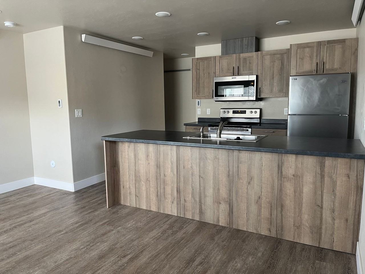 1010 Tailwind Street - Photo 3 of 16