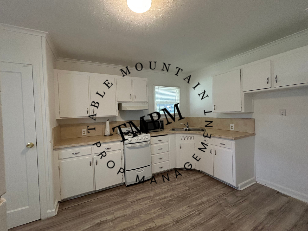 150 Mono Ave - Photo 4 of 10