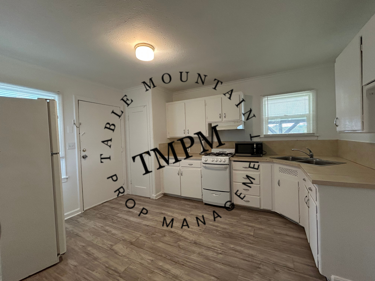 150 Mono Ave - Photo 5 of 10