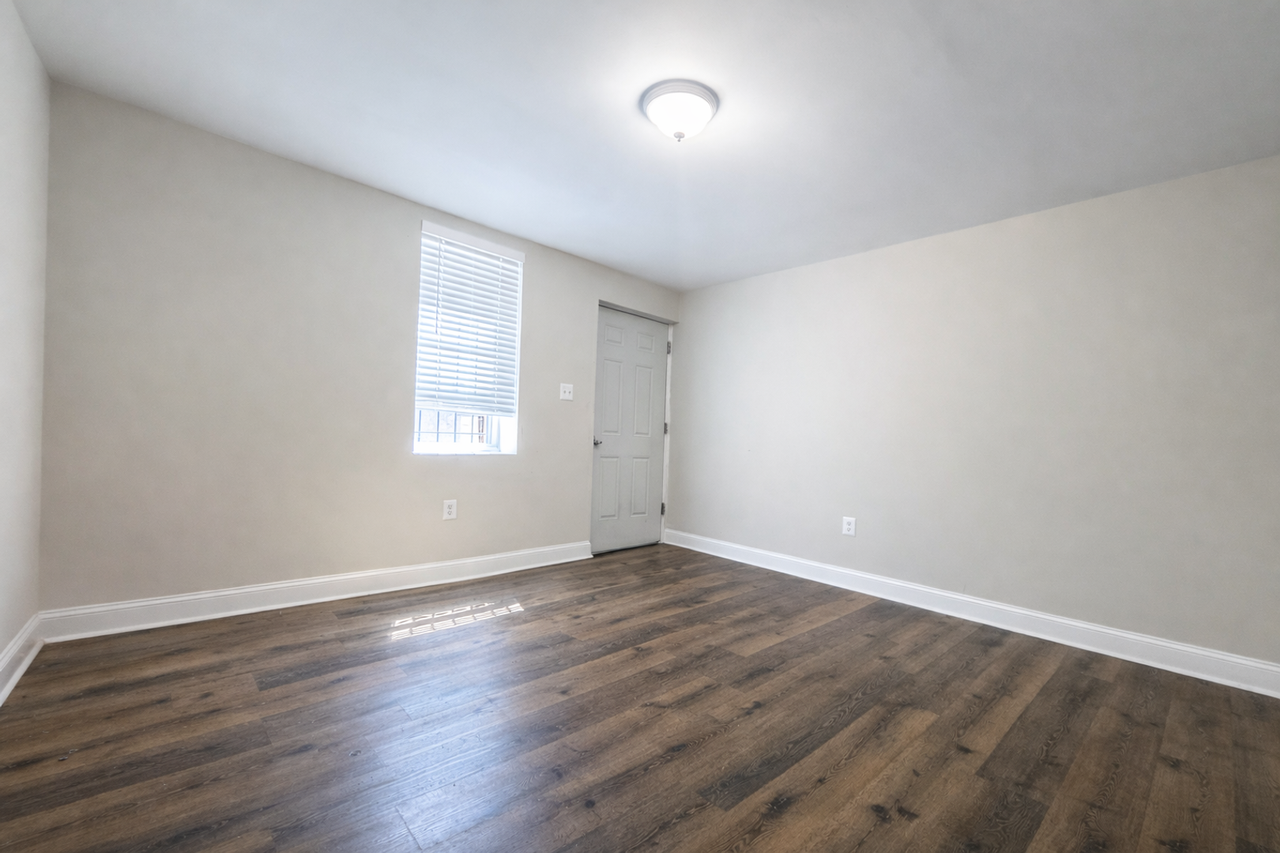 3201 E Fairmount Ave - Photo 2 of 15