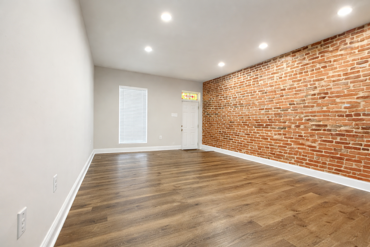 3201 E Fairmount Ave - Photo 4 of 15