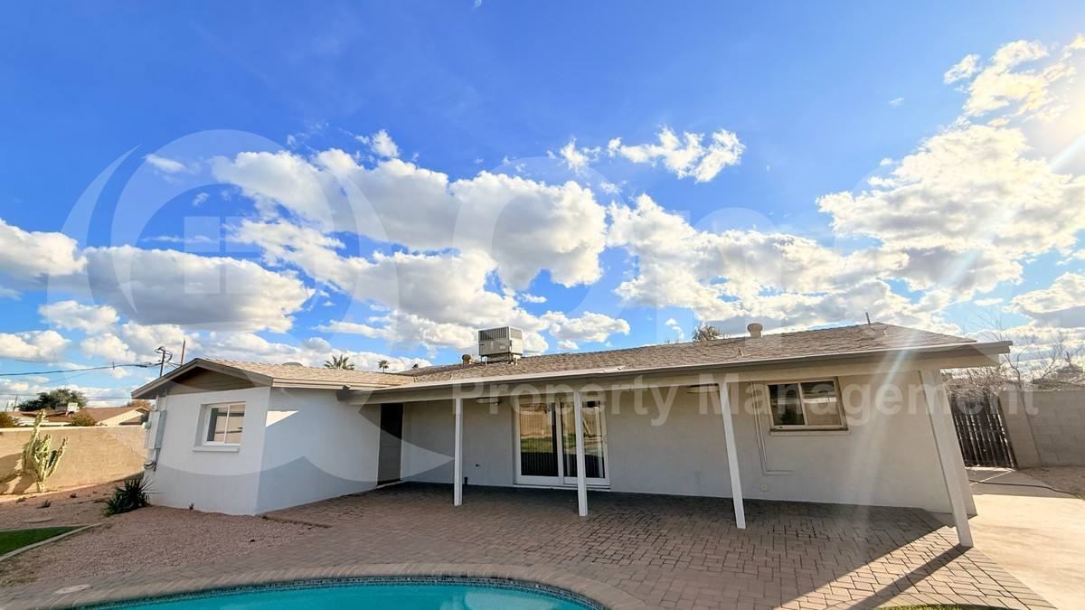 3919 N 85th St - Photo 4 of 10