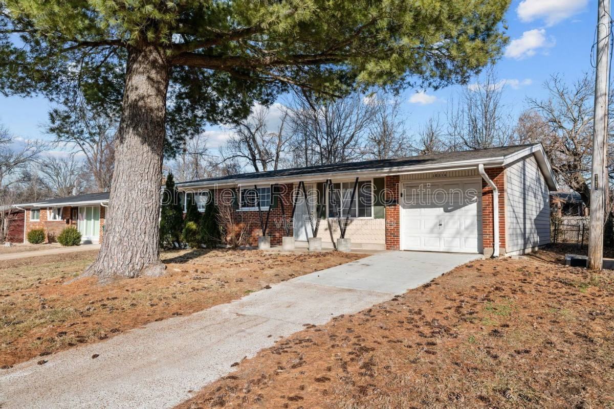 10314 Viscount Dr - Photo 3 of 10