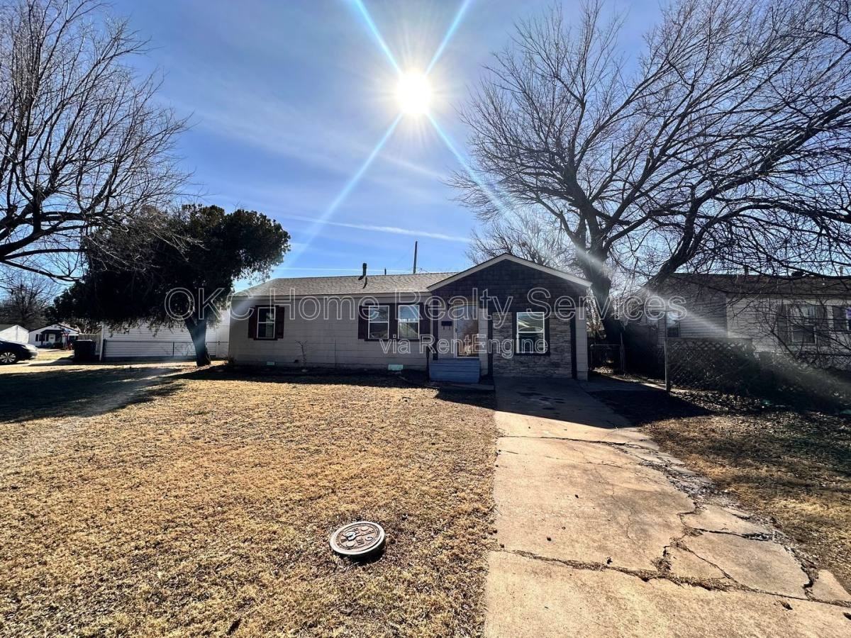 312 Bolton Pl - Photo 2 of 10