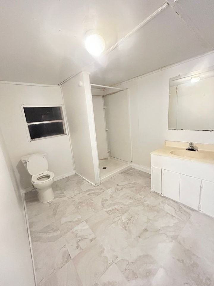 140 Courtillians Rd - Photo 2 of 6