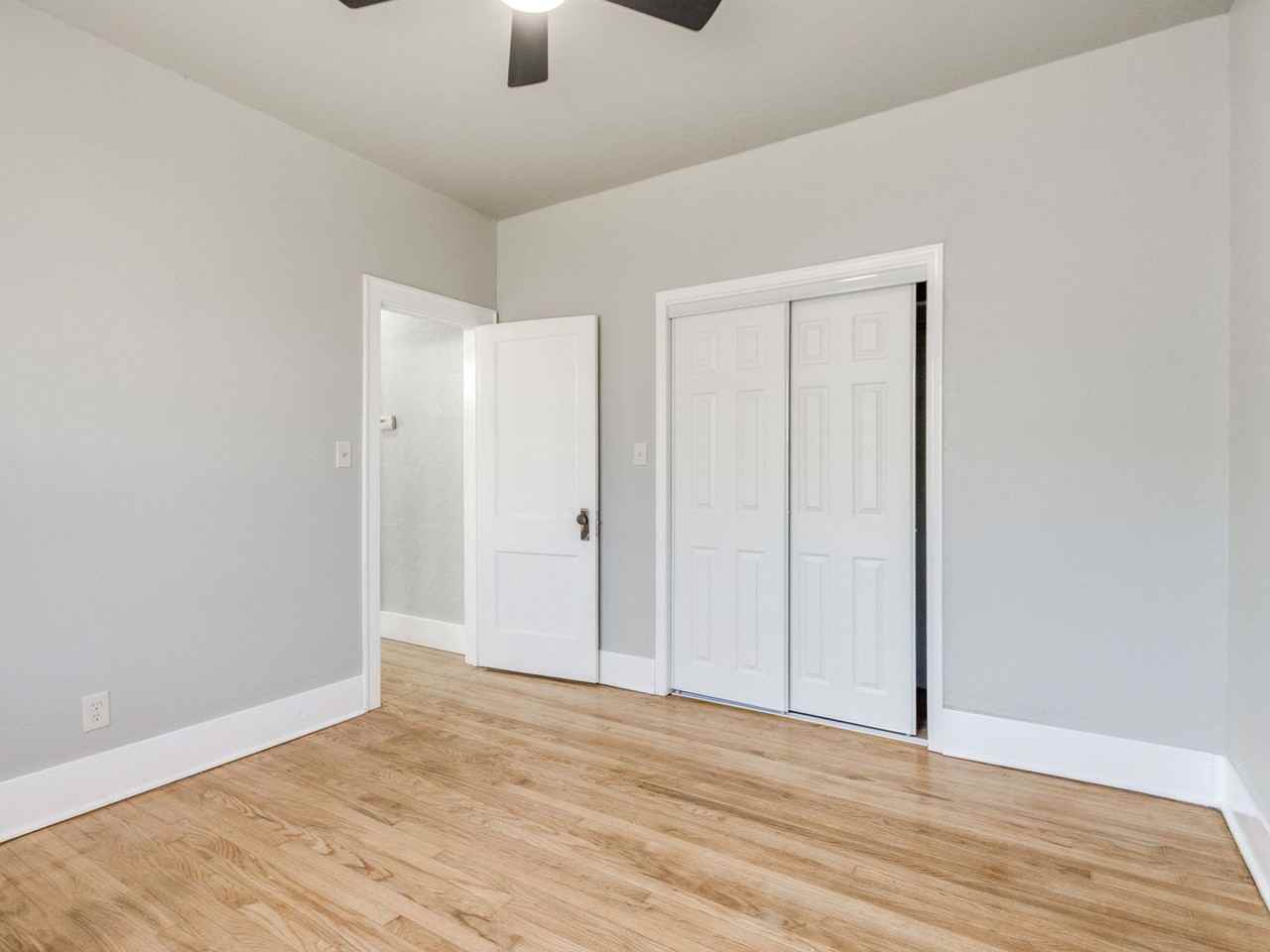 207 W Main St - Photo 3 of 39