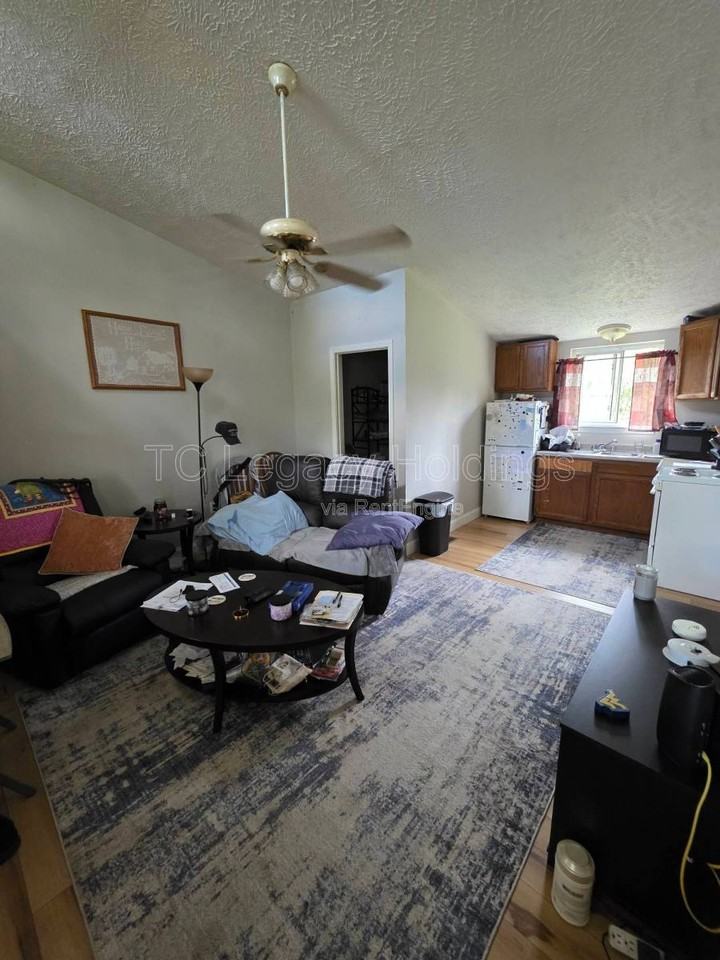 419 1 2 Walnut Ave - Photo 2 of 9