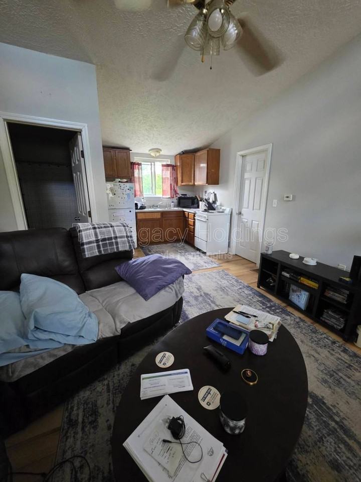 419 1 2 Walnut Ave - Photo 3 of 9