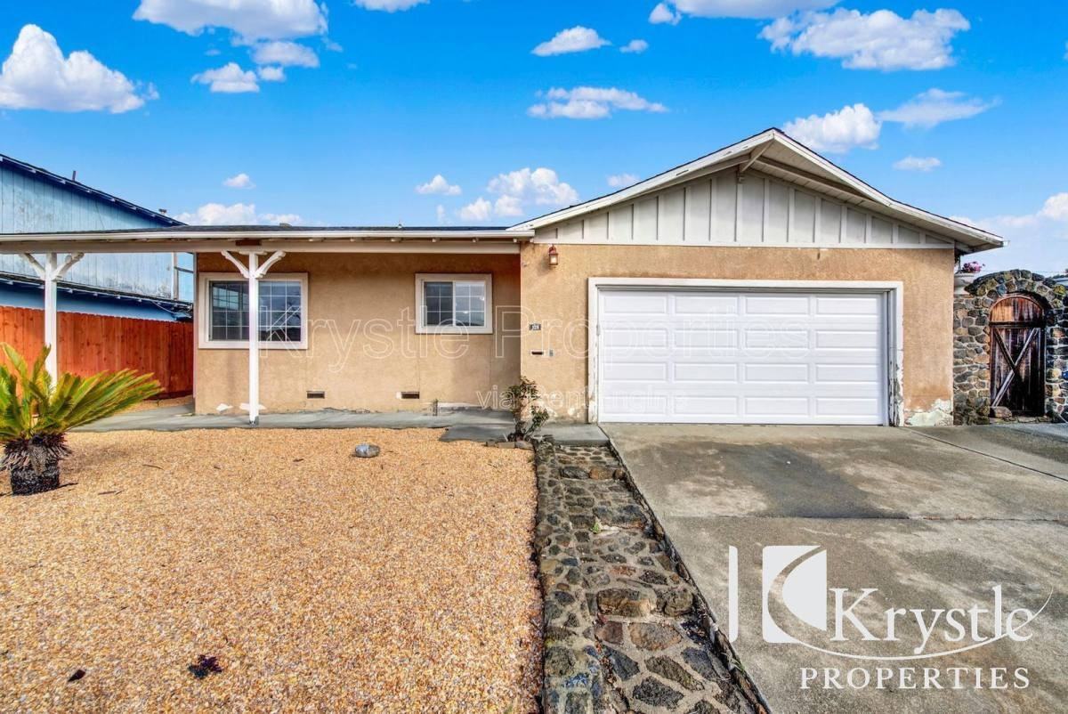 126 Violet Dr - Photo 3 of 10