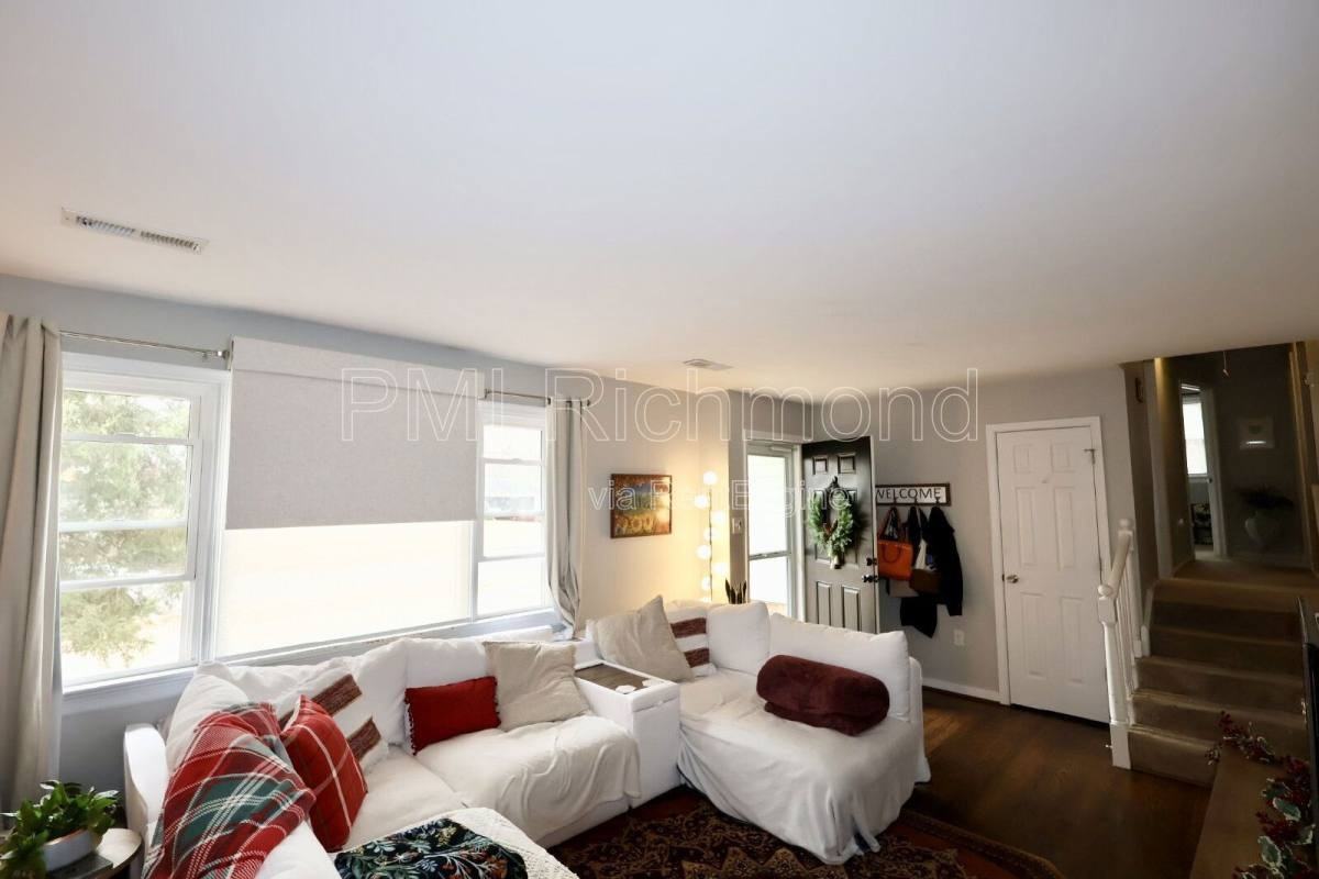 3012 Elmbrook Rd - Photo 3 of 10