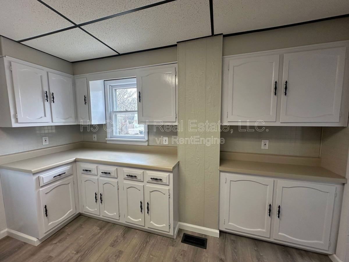 320 W Cleveland Ave - Photo 5 of 10