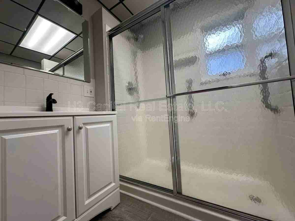 320 W Cleveland Ave - Photo 6 of 10