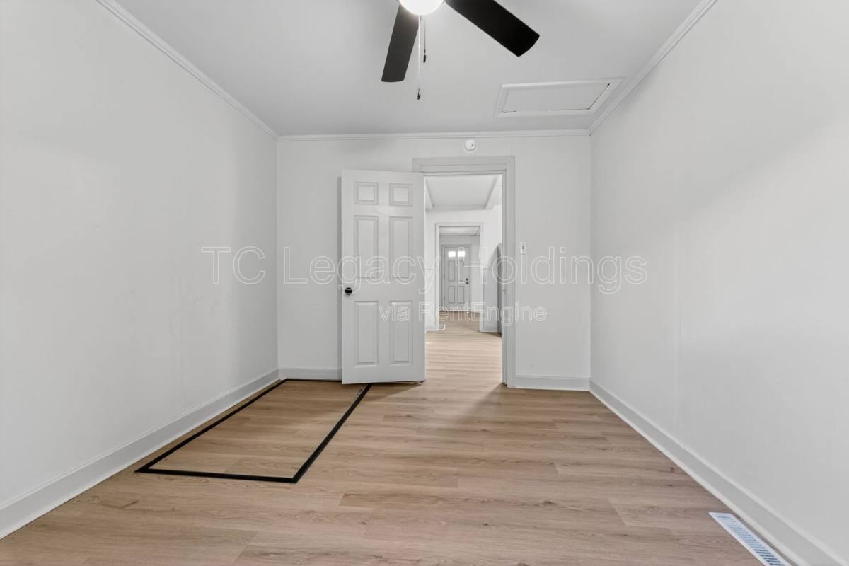 1627 W Pike St - Photo 7 of 10