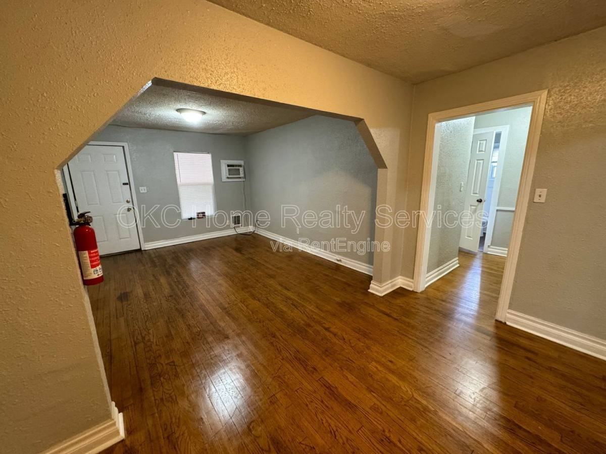 1319 N Gatewood Ave #2 - Photo 2 of 7