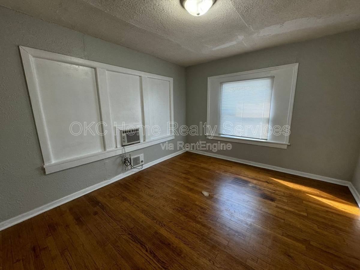 1319 N Gatewood Ave #2 - Photo 6 of 7