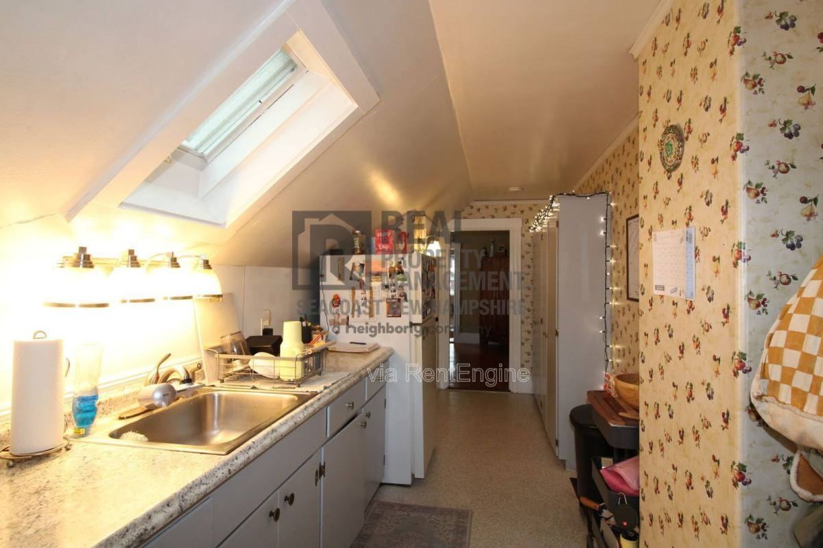 4749 High St #B - Photo 3 of 10