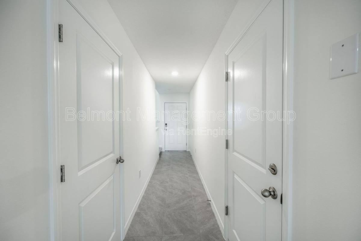 8250 Sw 67th Ave - Photo 3 of 10