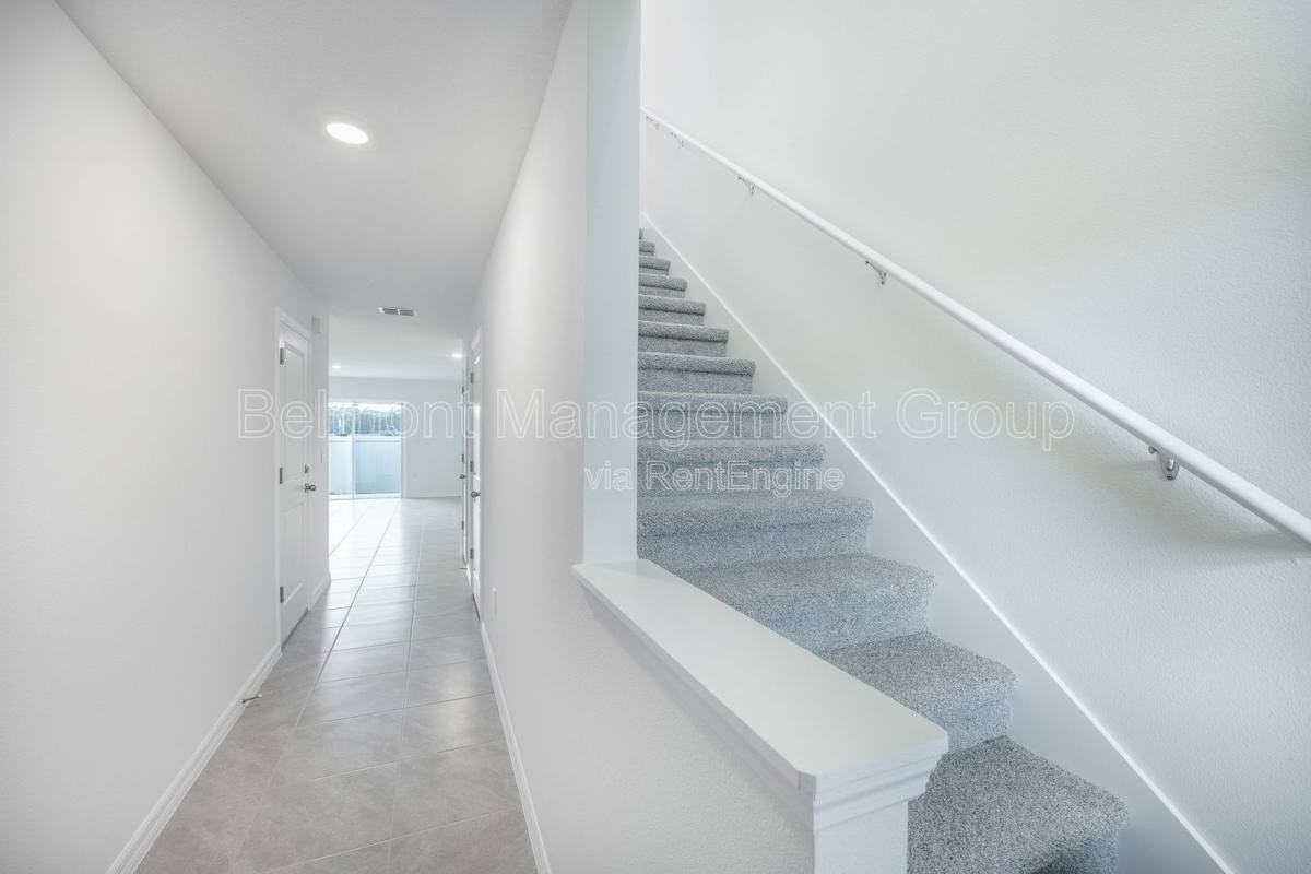 8250 Sw 67th Ave - Photo 4 of 10