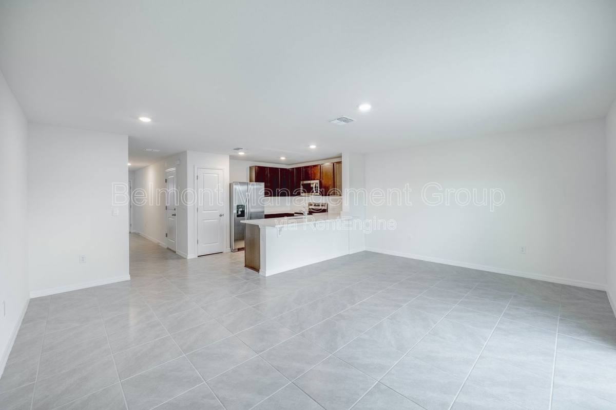 8250 Sw 67th Ave - Photo 6 of 10