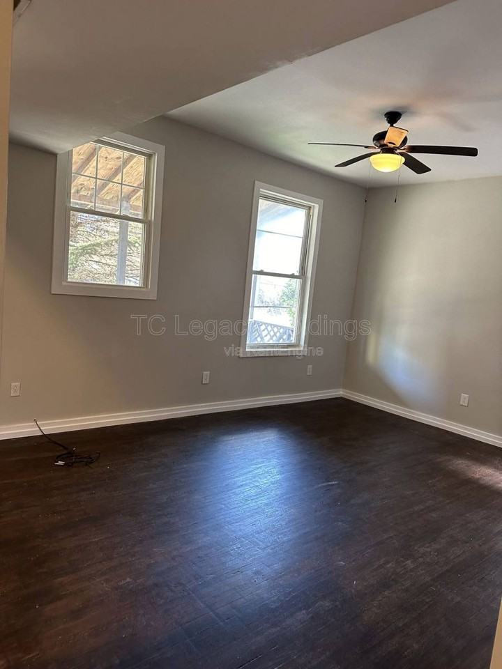 123 Washington Ave - Photo 4 of 10