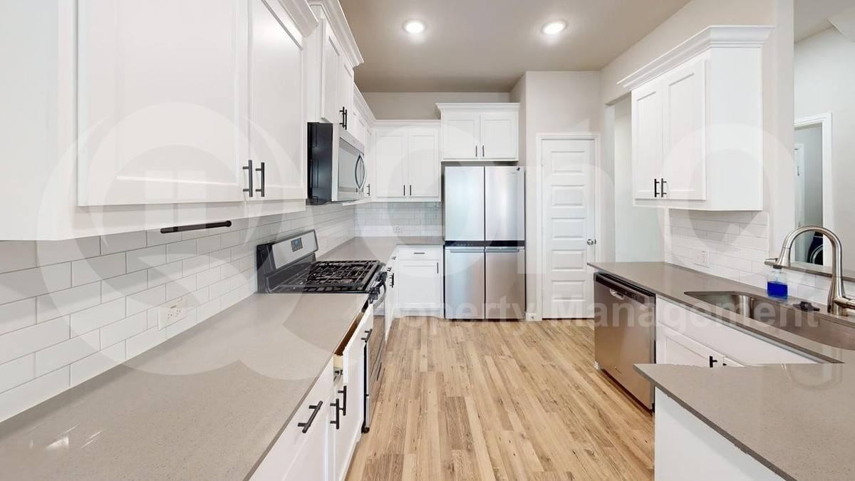 7135 Rolling Waters Way - Photo 3 of 10