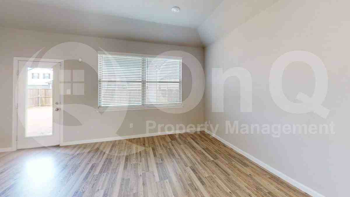 7135 Rolling Waters Way - Photo 5 of 10