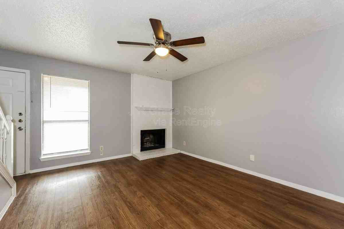 5927 Shadydell Dr - Photo 2 of 10