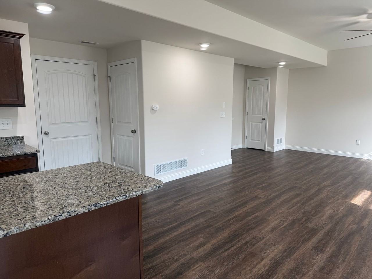 2810 Amberwood Ct - Photo 6 of 29