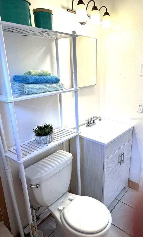 2441 Austin Ave - Photo 5 of 17