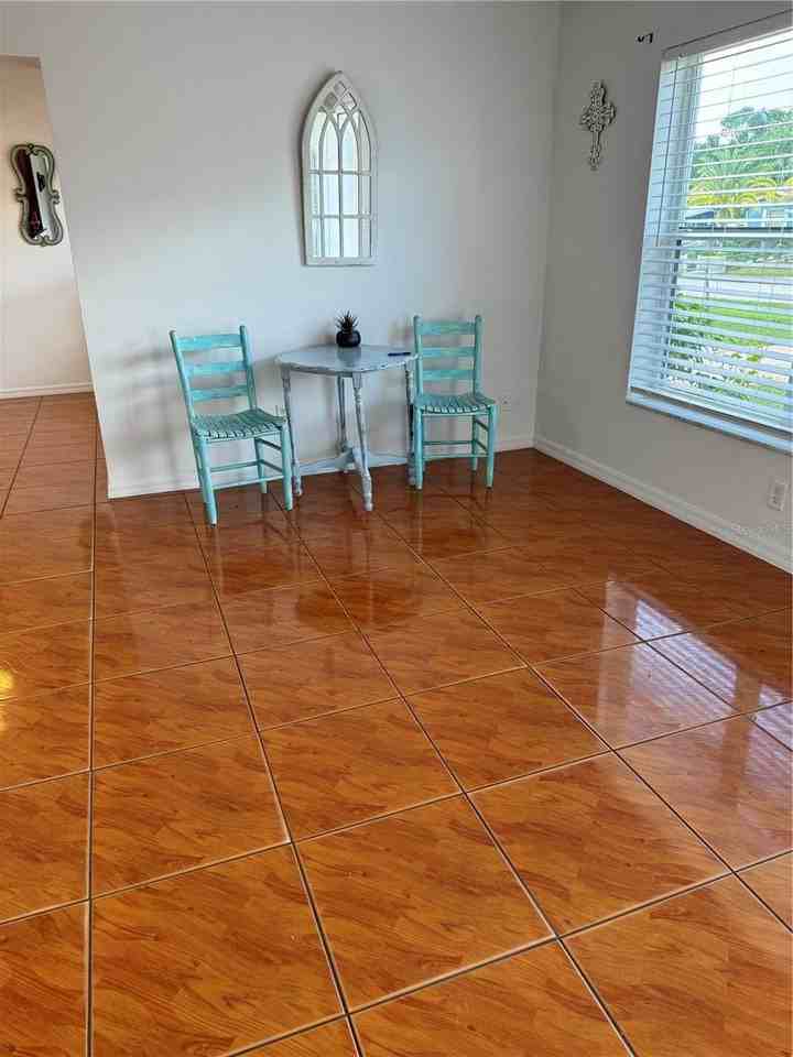 2441 Austin Ave - Photo 7 of 17