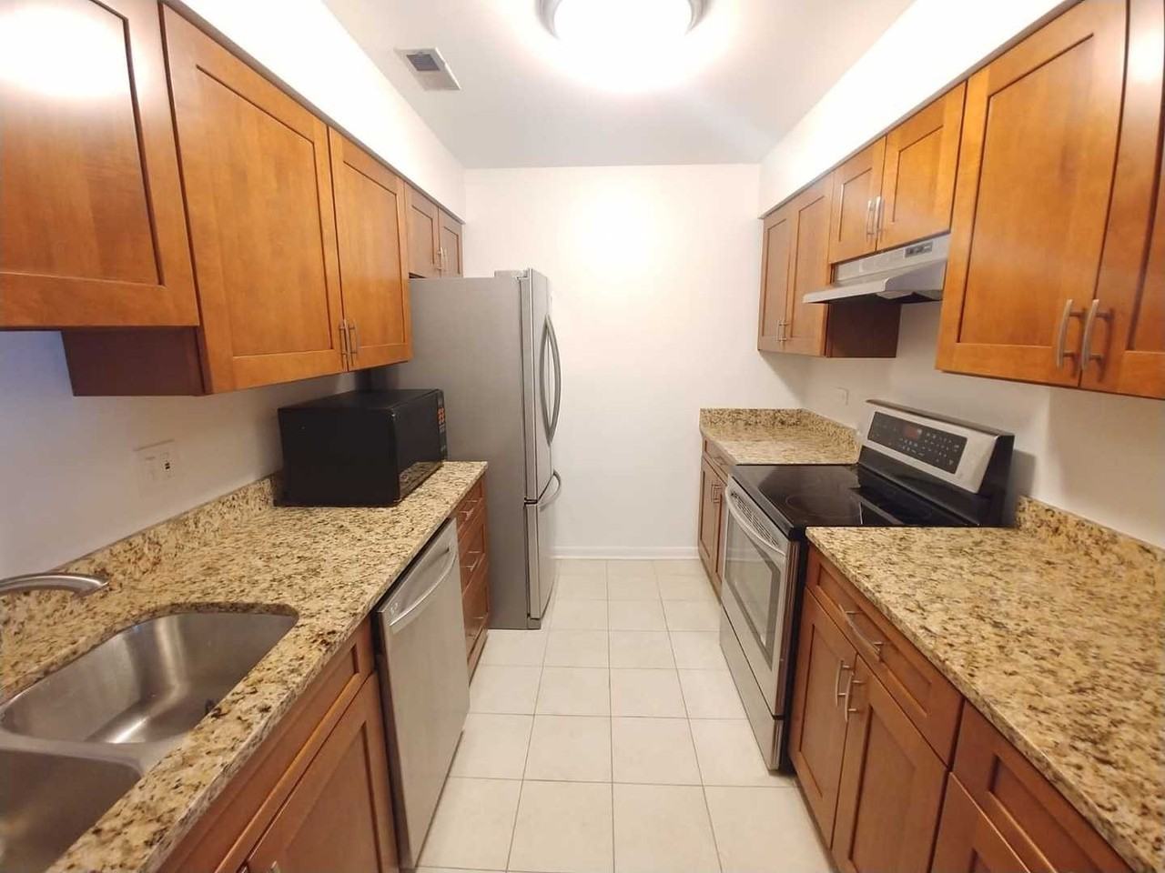 1422 Stonebridge Cir Apt M4 #M4 - Photo 2 of 11