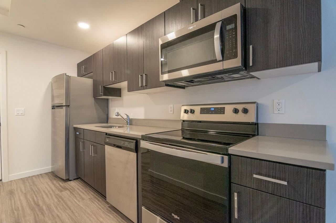 4626 N Maryland Ave - Photo 4 of 31