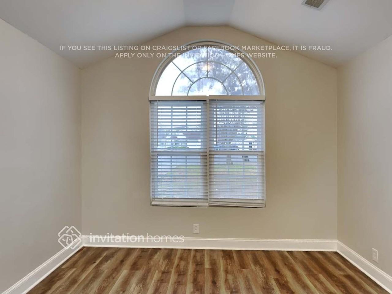 916 Red Feather Trl - Photo 5 of 17