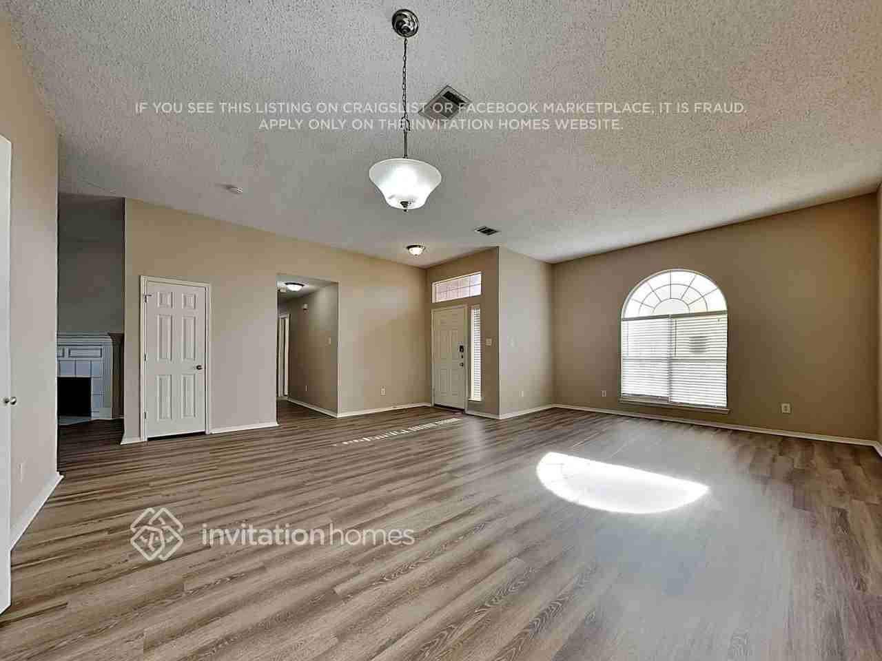 2737 Preston Crk - Photo 6 of 18