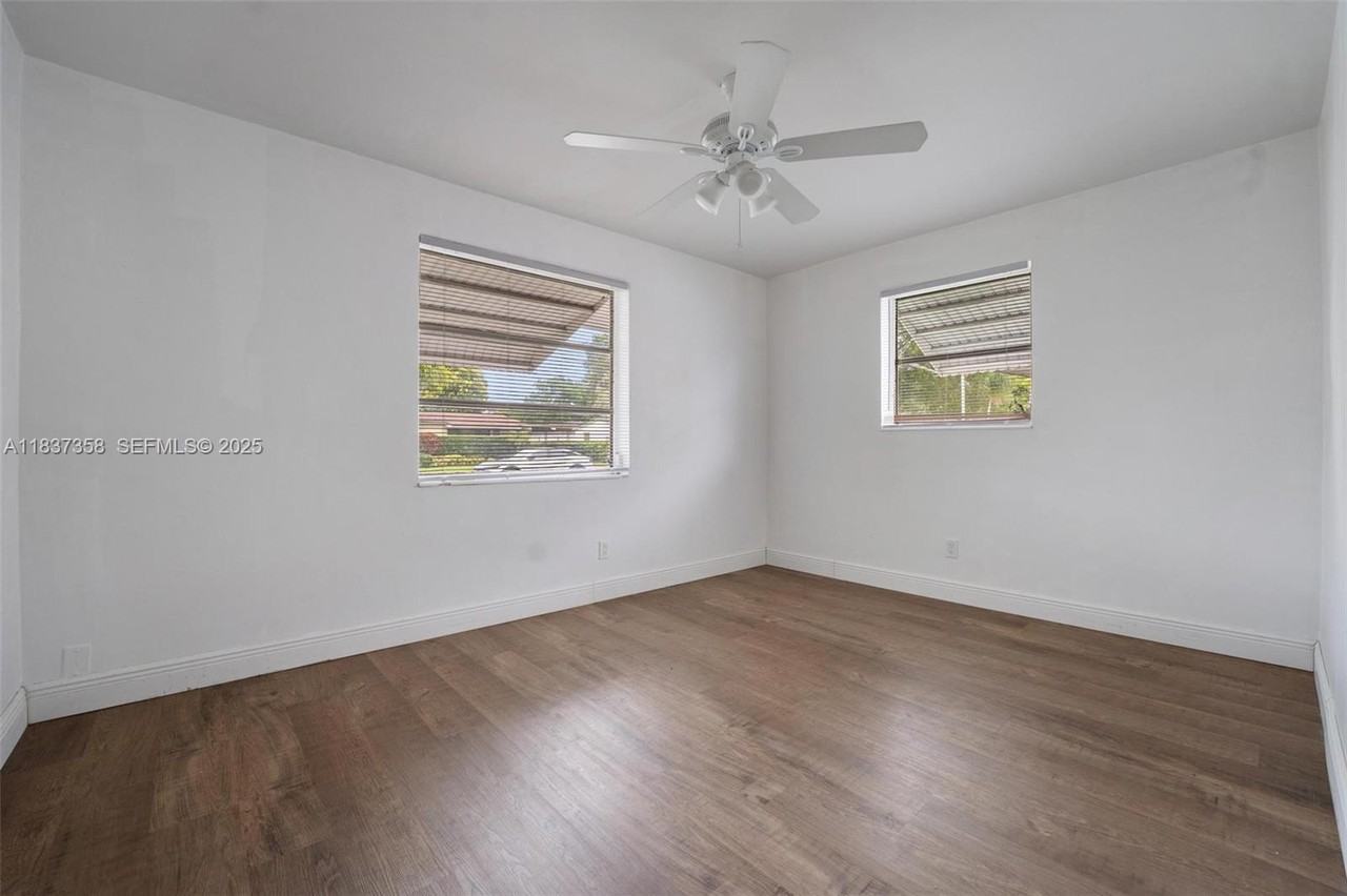 5010 Southwest 93rd Avenue ##1 - Photo 6 of 21