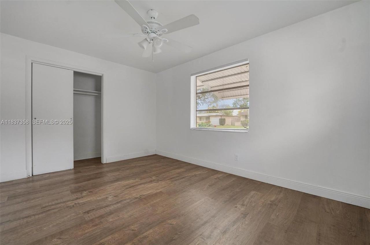 5010 Southwest 93rd Avenue ##1 - Photo 7 of 21