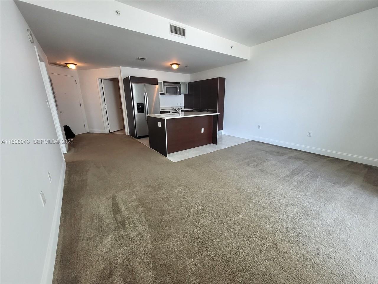 1900 North Bayshore Drive - Photo 2 of 68