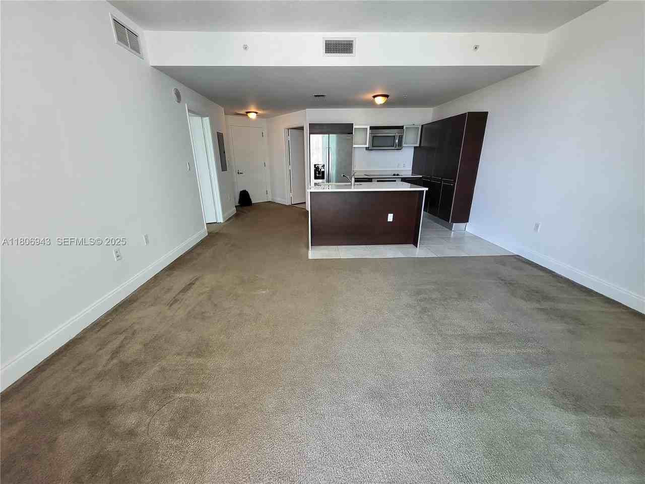 1900 North Bayshore Drive - Photo 3 of 68