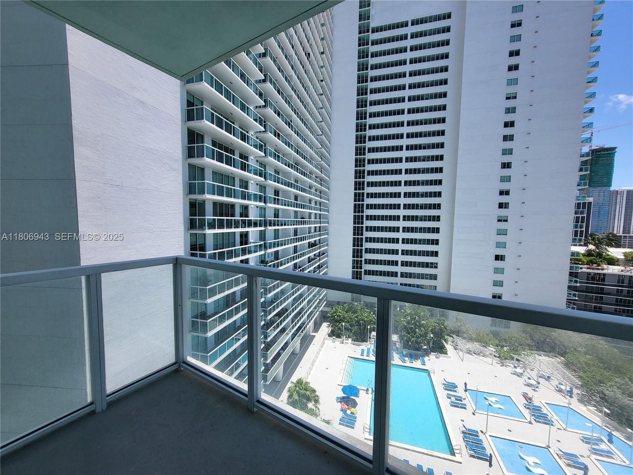 1900 North Bayshore Drive - Photo 6 of 68