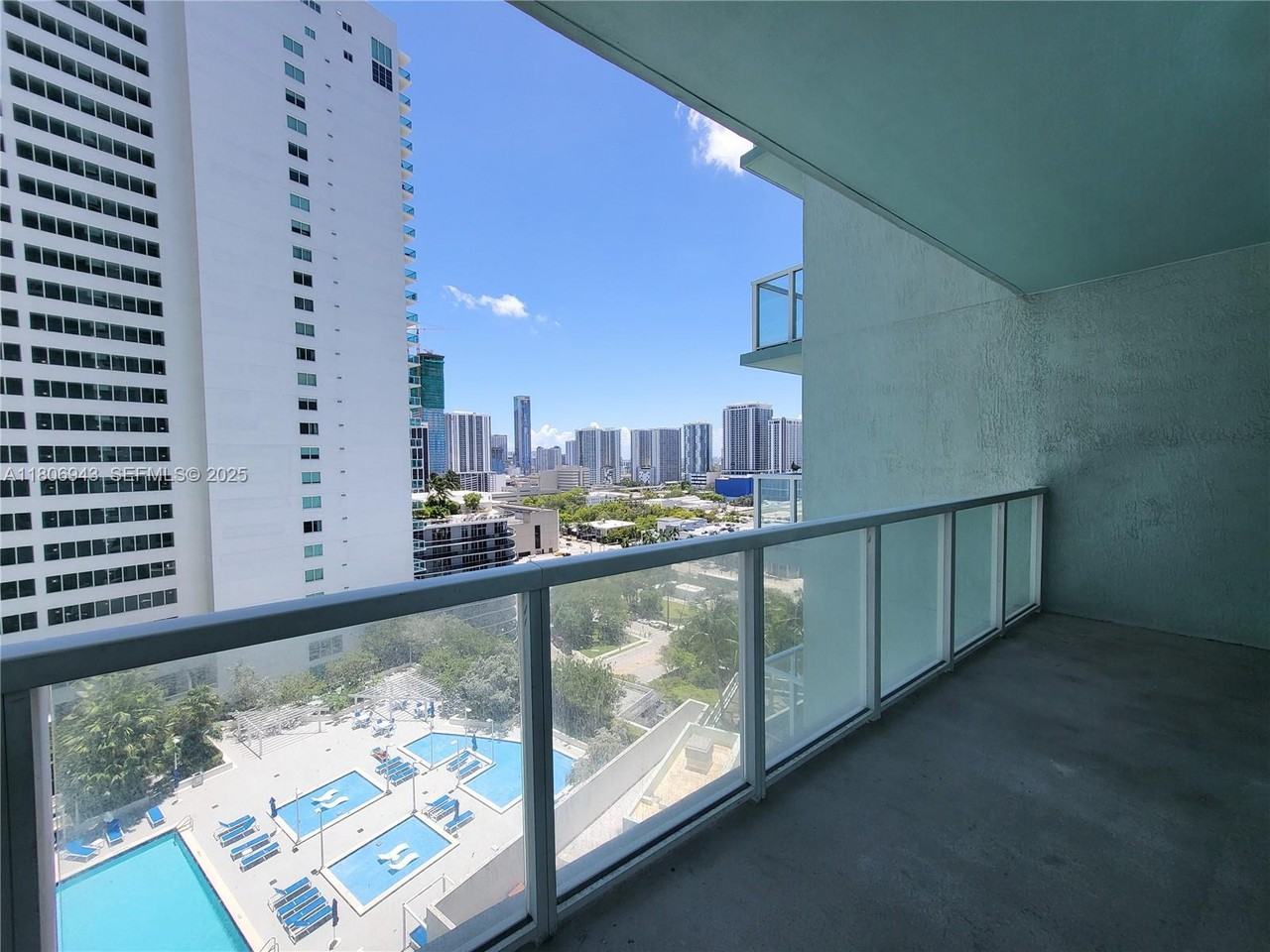 1900 North Bayshore Drive - Photo 7 of 68