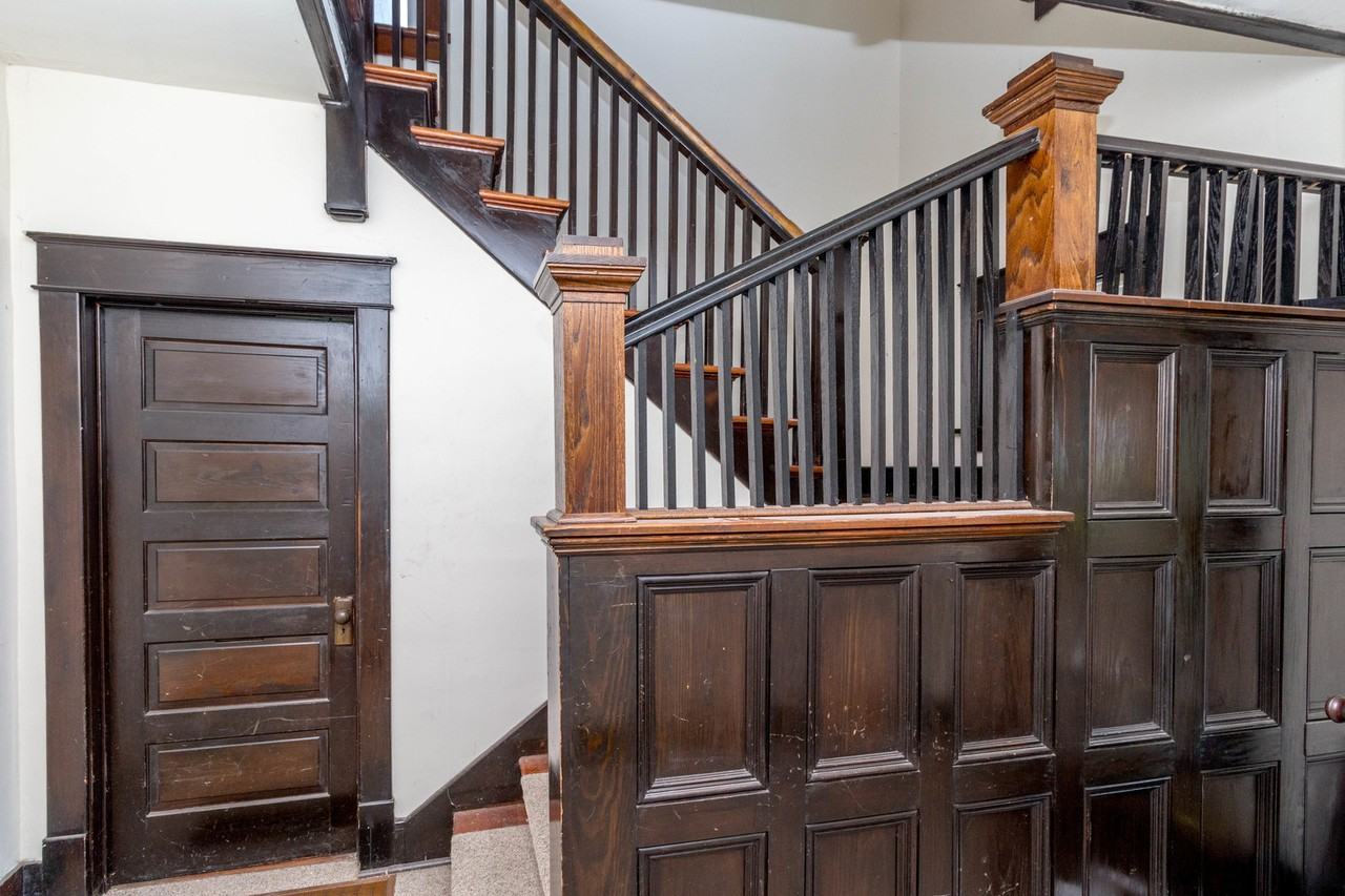 1317 Paris Road - Photo 3 of 37